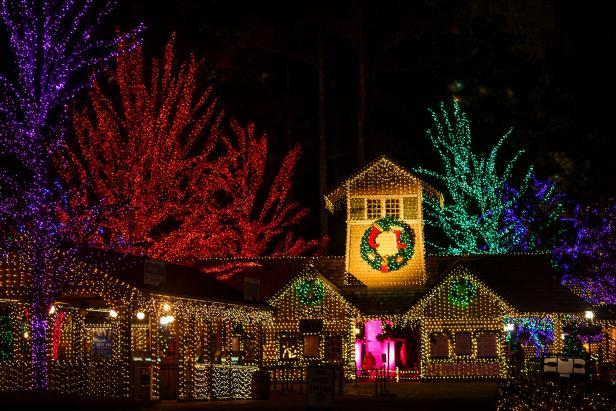 Stone Mountain Park holiday lights