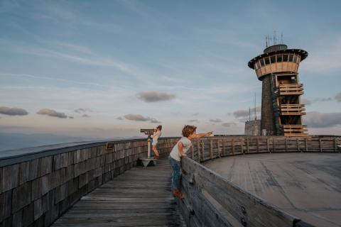 Children on observation deck at Brasstown Bald in Hiawassee, Georgia