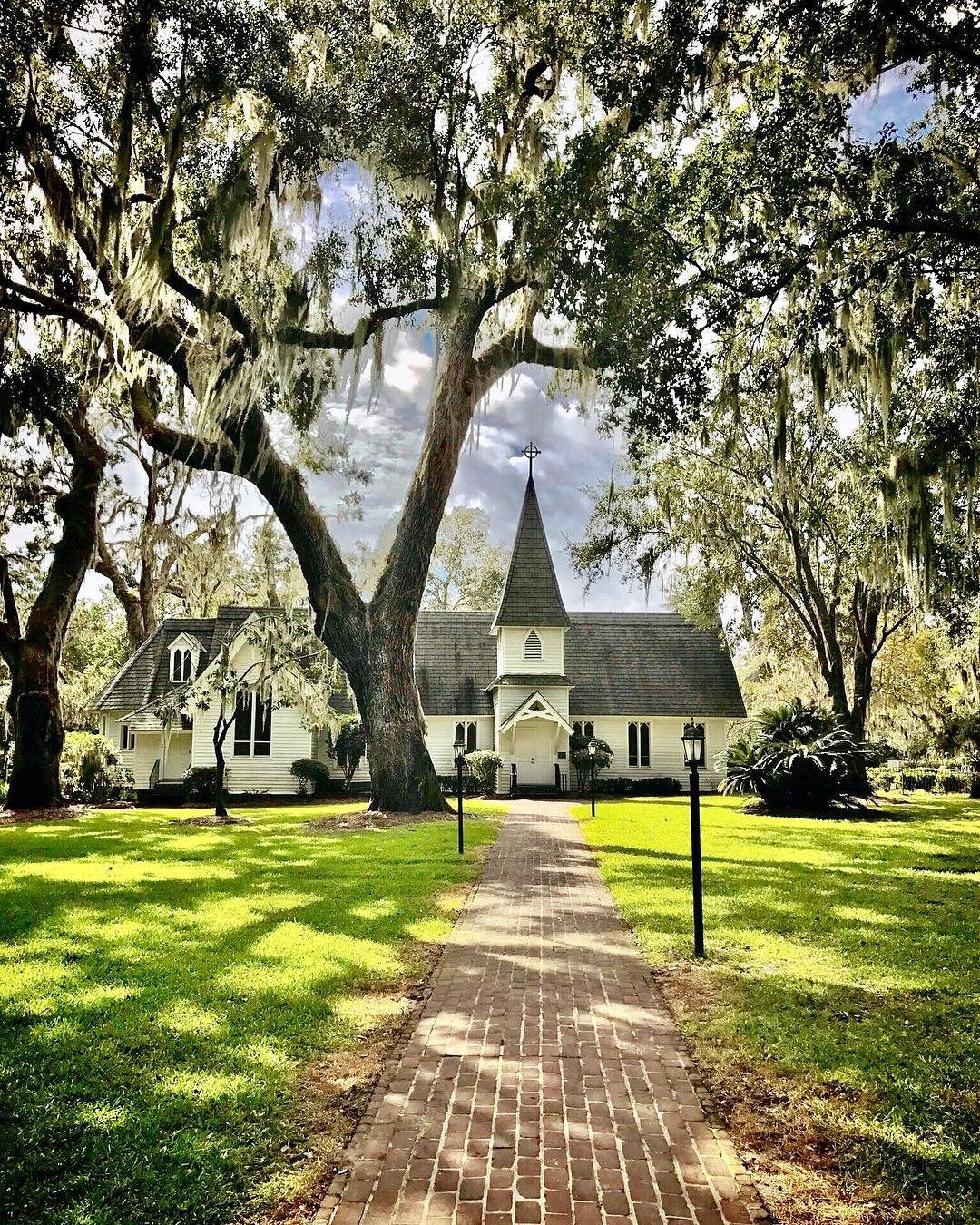 Christ Church, Frederica on St. Simons Island. Photo by Teresa Maree, @herwildwonder