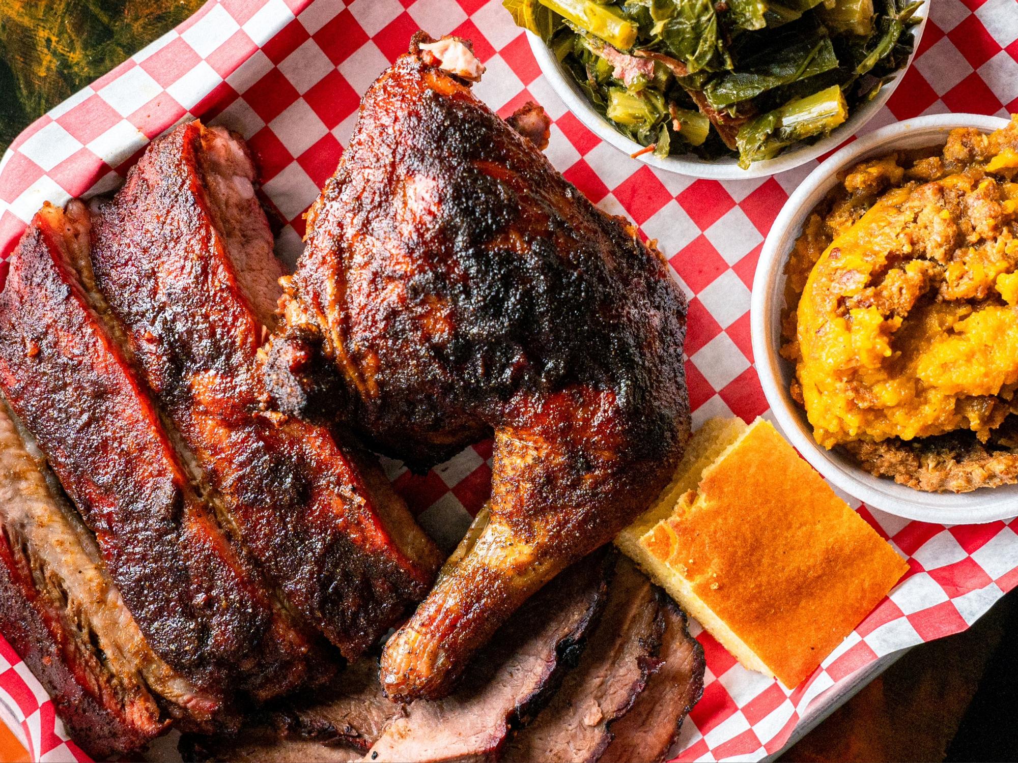 Barbecue Ribs with sides