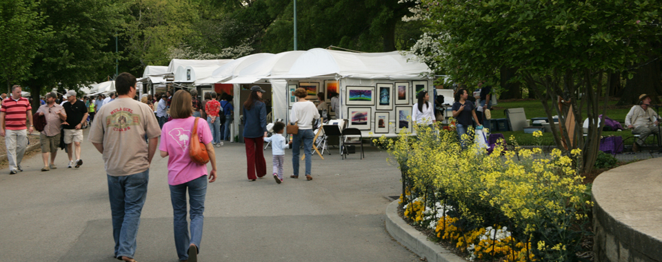 Artist market at Atlanta Dogwood Festival