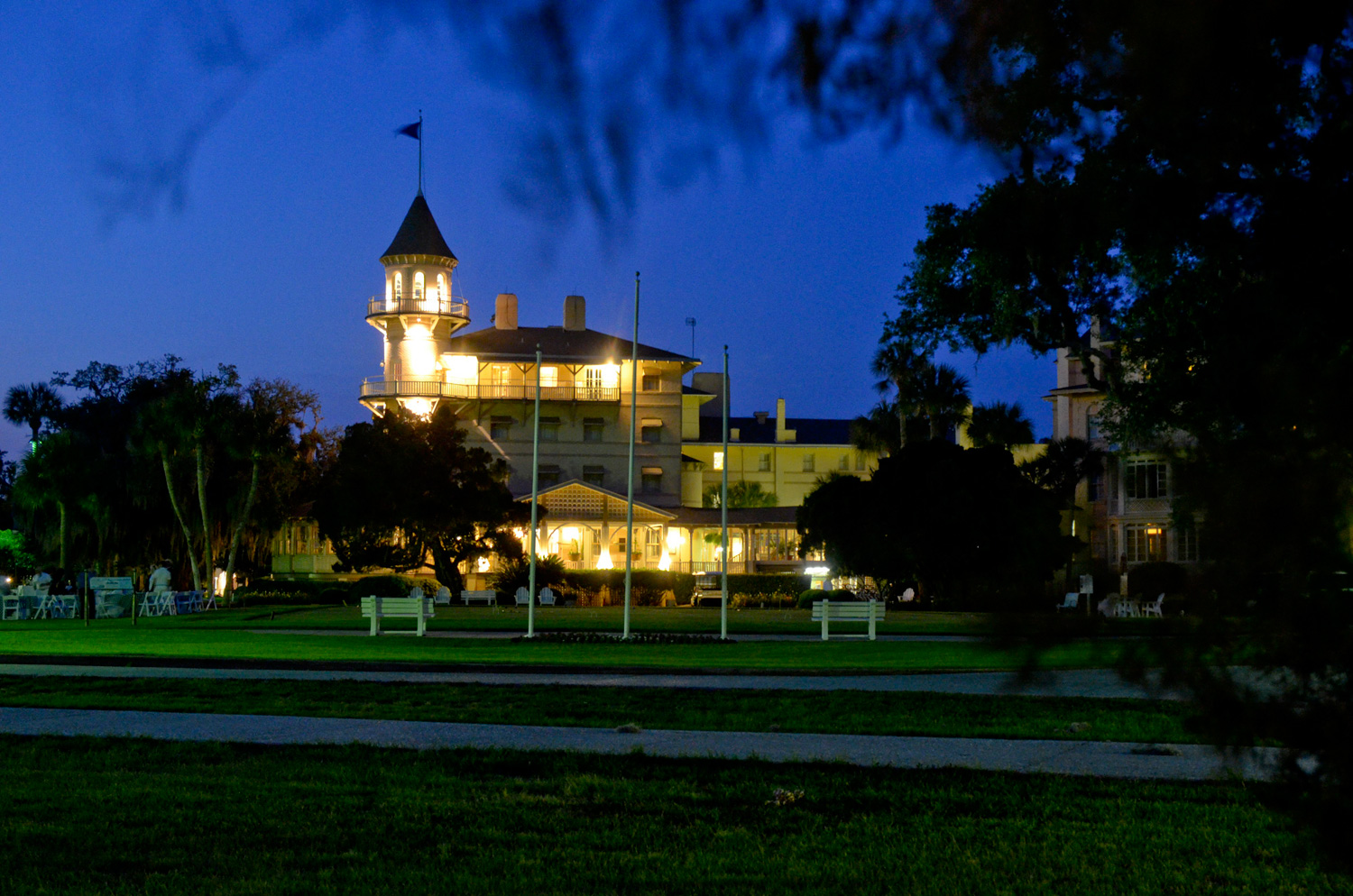 Jekyll Island Club Resort at night