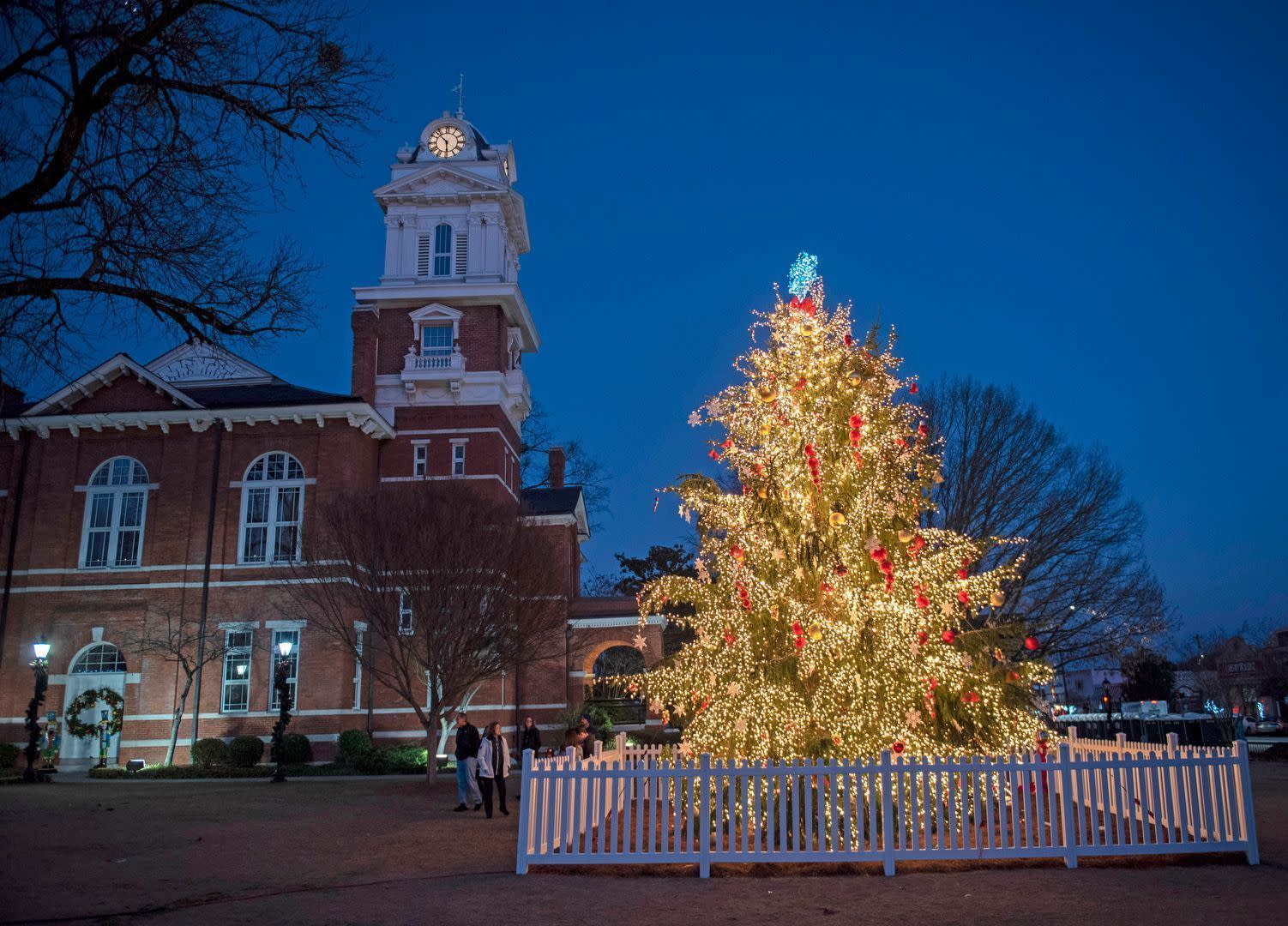 Hometown Holiday Parade Official Tourism & Travel Website