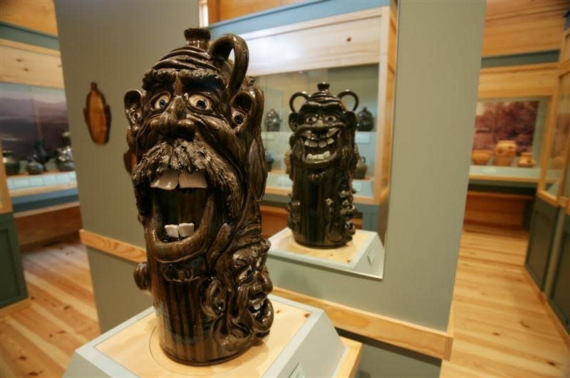 Folk Pottery Museum of Northeast Official Tourism