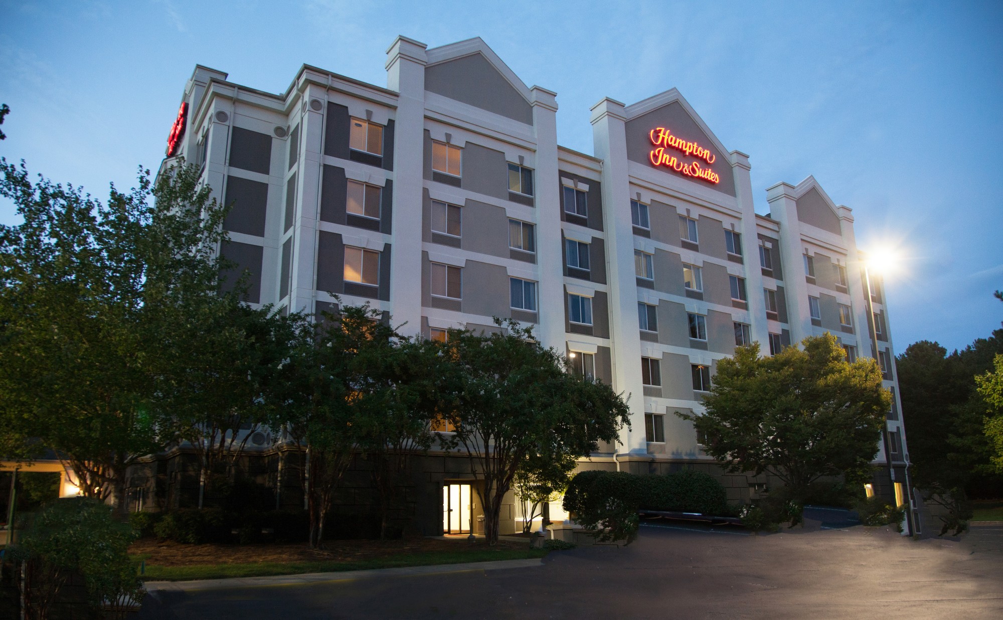Hampton Inn & Suites Alpharetta Explore
