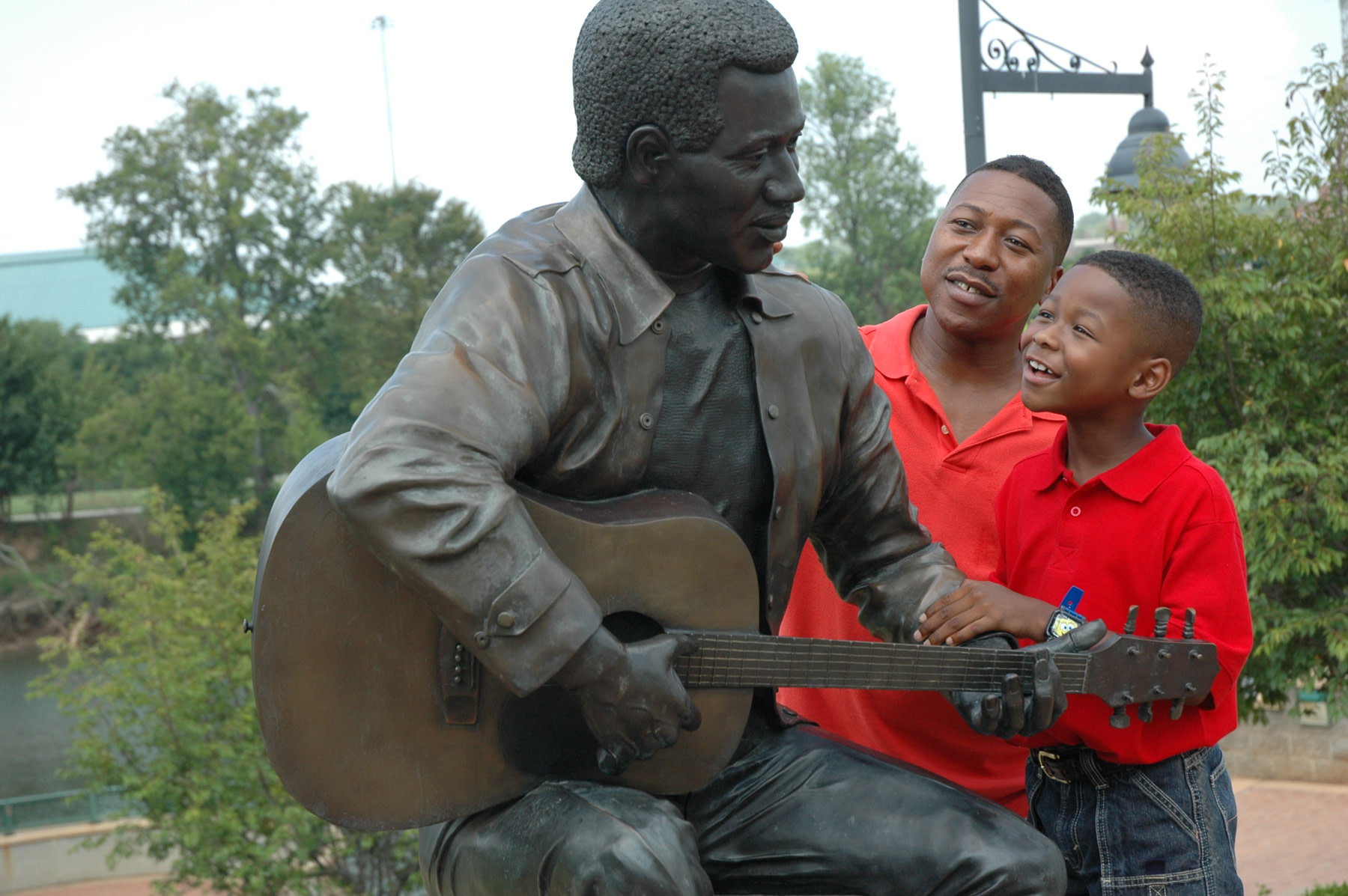 Otis Redding statue in Macon