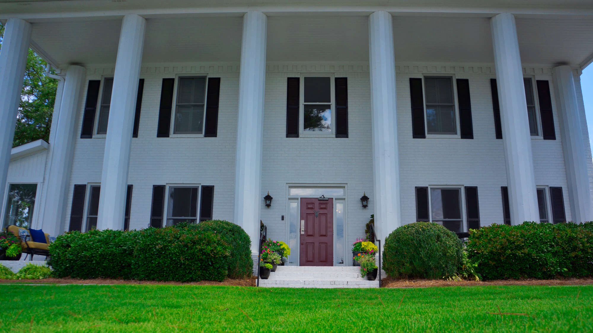 Stone Mountain Manor Official Tourism & Travel Website