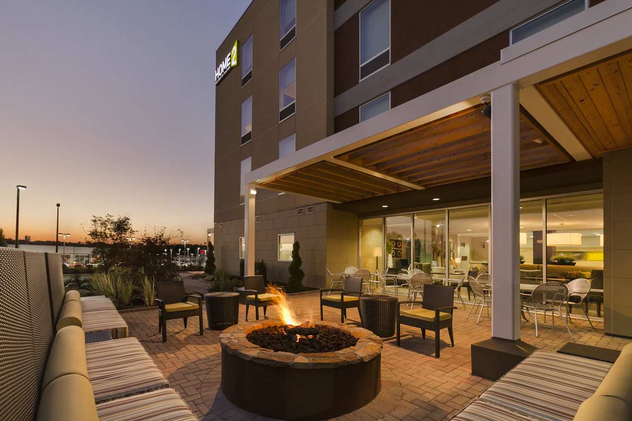 Patio and fire pit at Home2 Suites in Columbus, Georgia