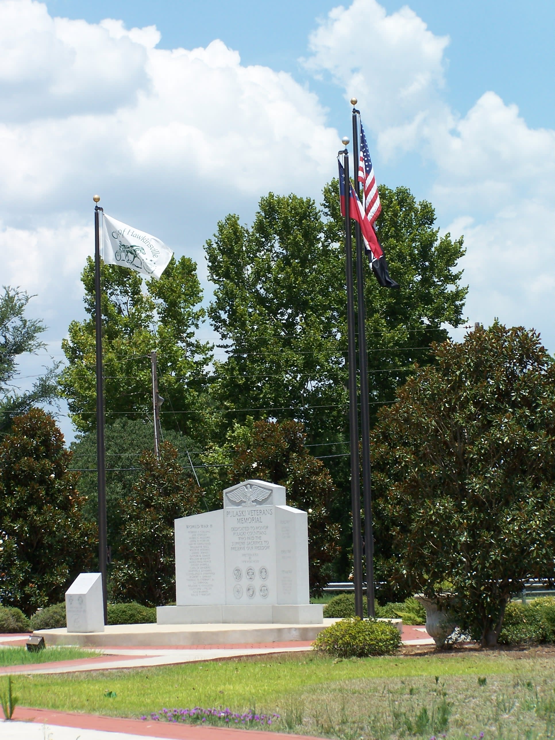 Veterans' Riverfront Memorial Park Explore