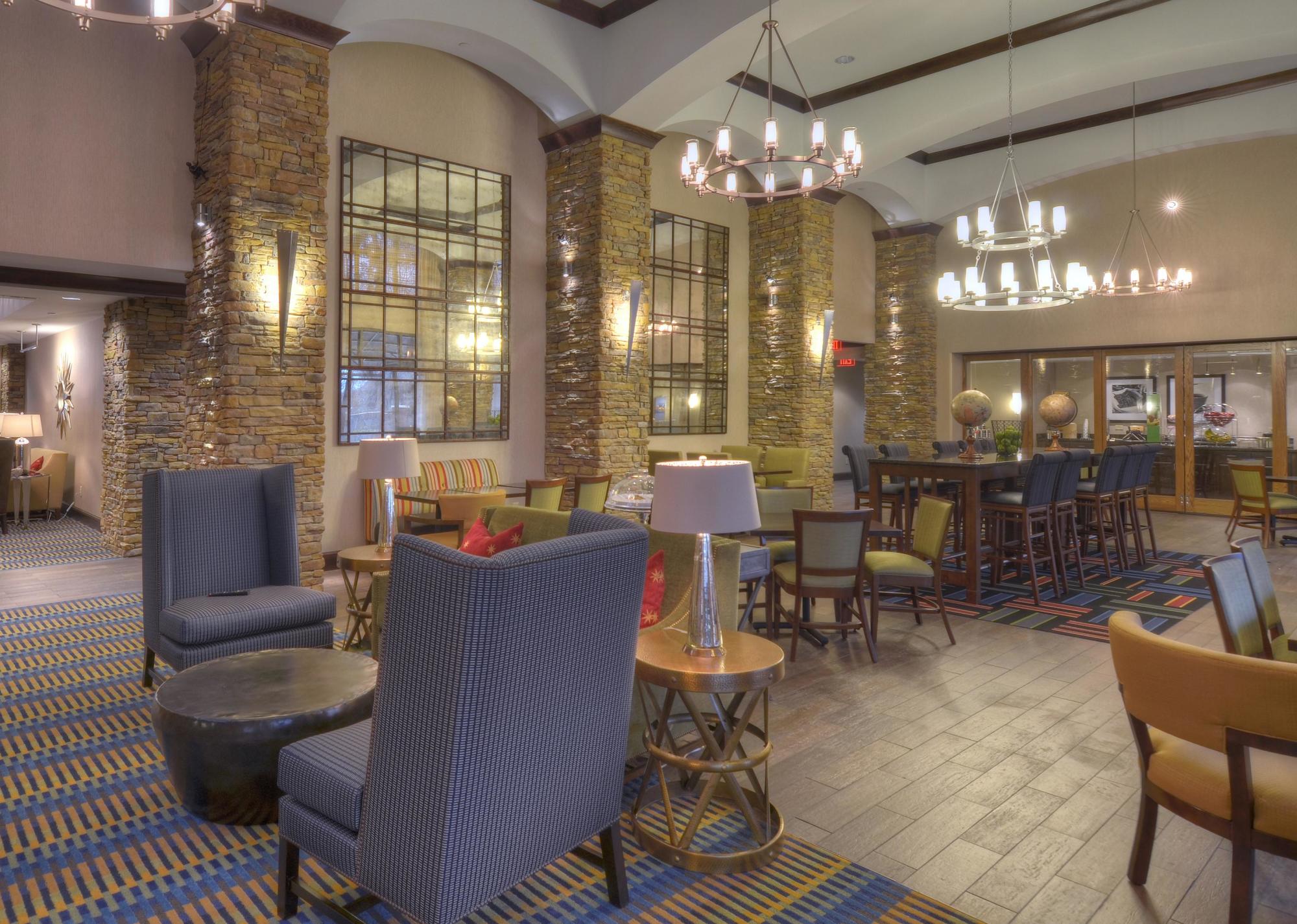 Breakfast area at the Hampton Inn Columbus/South-Ft. Benning
