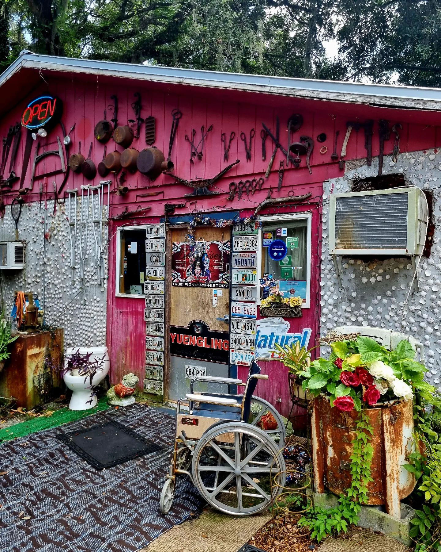 Exterior of Old School Diner in Townsend, Georgia