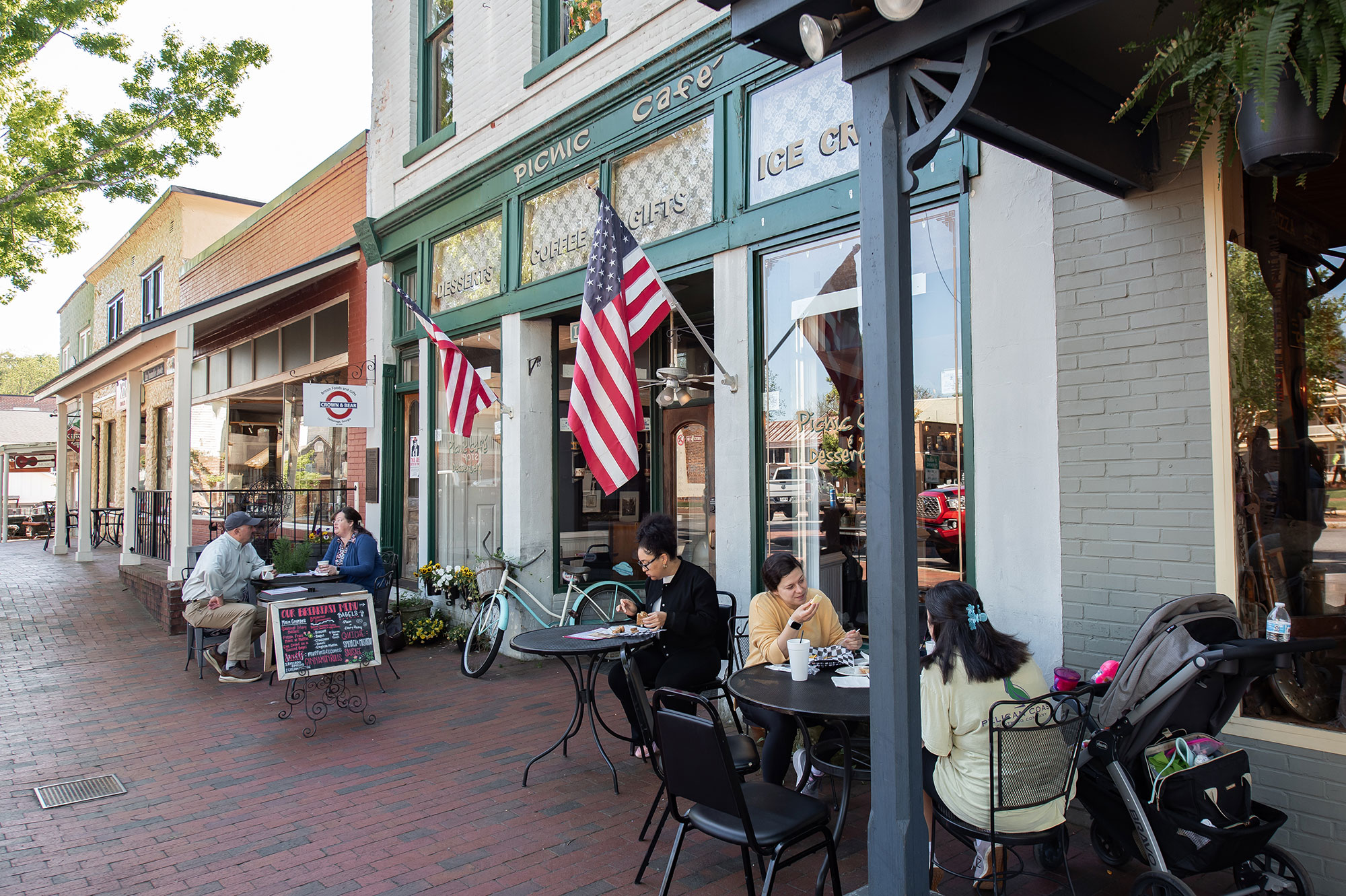 The 2024 Visitor Guide to Dahlonega, Eat, Stay & Play