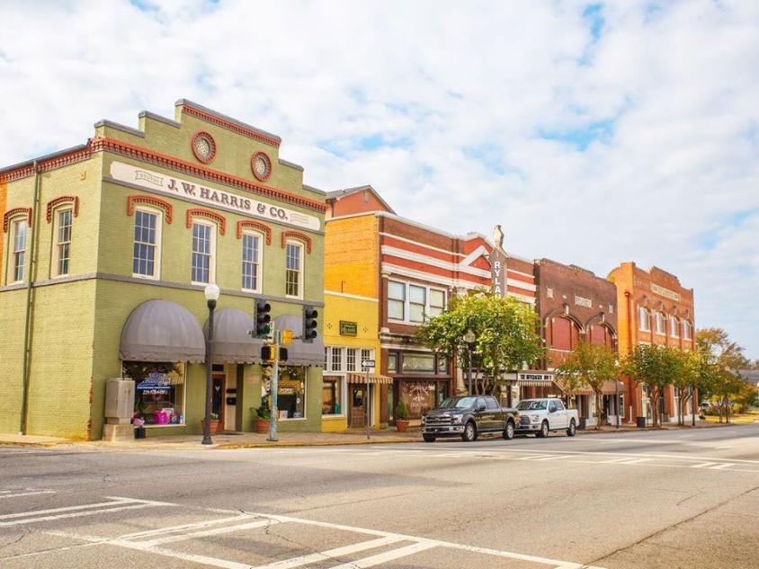 Downtown Thomasville, Georgia. Photo by @gamainst