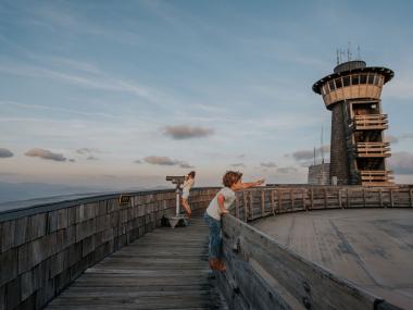 Children on observation deck at Brasstown Bald in Hiawassee, Georgia