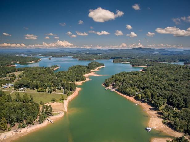 Lake Nottely. Photo by @upabovegeorgia