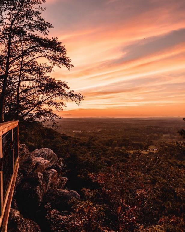 Sawnee Mountain in Cumming, Georgia. Photo by Bennie Bates, @bennieloveskittens