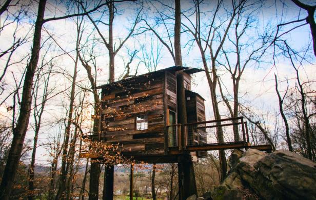 Tree house near Appalachian Mountains in Georgia