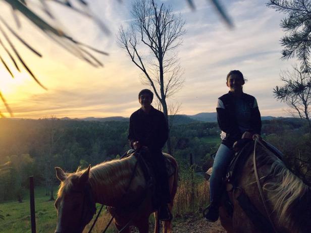 Horseback riding in Blue Ridge, Georgia. Photo by Chase Cabana, @chase_cabana19