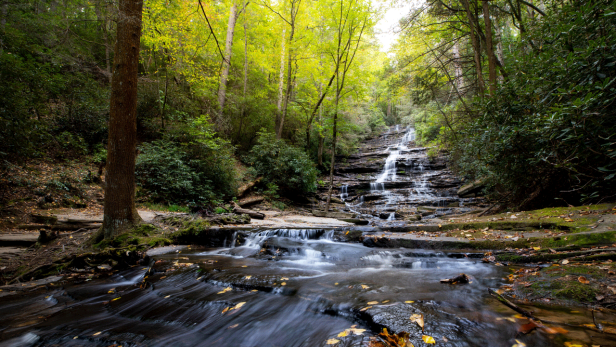 Minnehaha Falls in Lakemont, Georgia. Photo by @benjamingalland