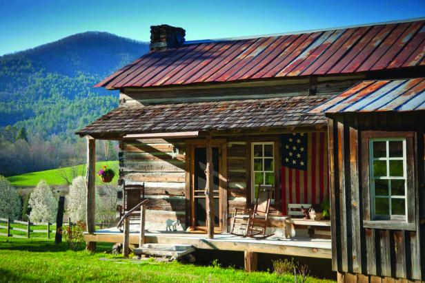 front view of cabin at Wolffork Vally Farm