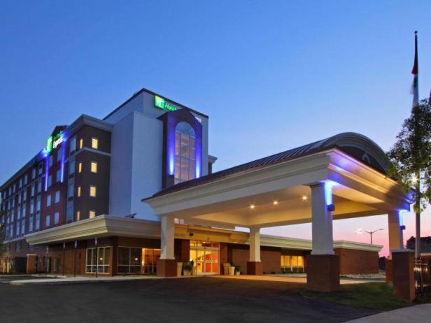 Exterior of the Holiday Inn Express Augusta Downtown in Augusta, Georgia