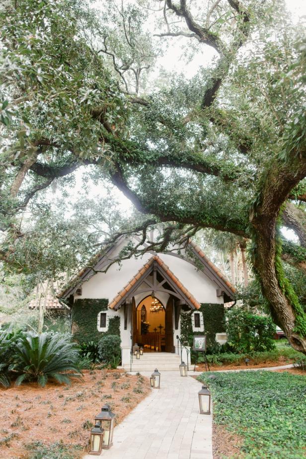 Outside of a chapel at The Cloister at Sea Island in Sea Island, Georgia. Photo by @izzyhudgins
