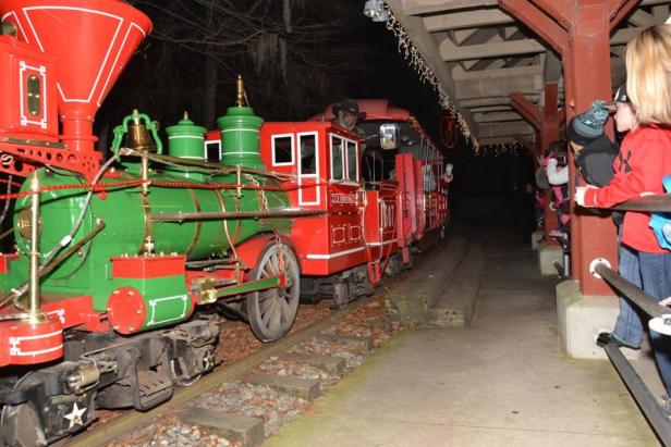 Chehaw Park Festival of Lights Train