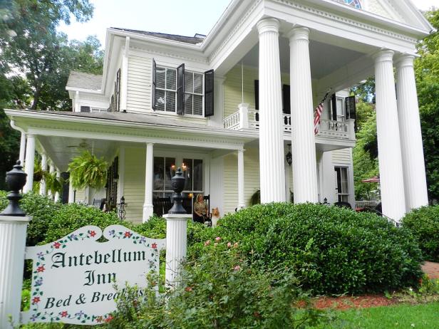 pet-friendly Antebellum Inn in Milledgeville, Georgia