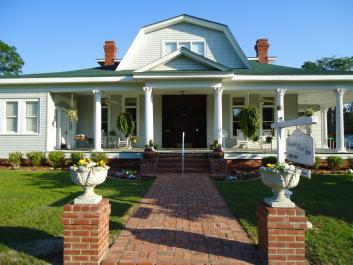 The front of the Edefield House