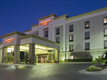 Welcome to the Hampton Inn Cumming.