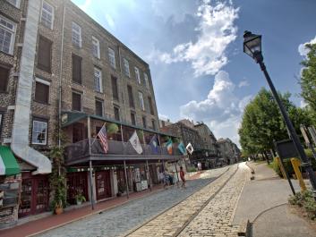 Fiddler's Crab House on River Street