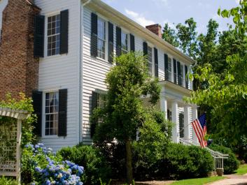 Athens Welcome Center / Church-Waddel-Brumby House (1820)