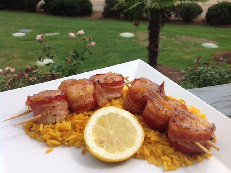 Fish Tales Lakeside Grille Official Tourism & Travel site