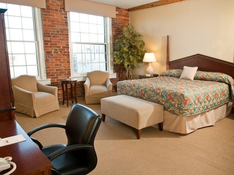 Hawthorn Suites by Wyndham Rome Official Tourism & Travel