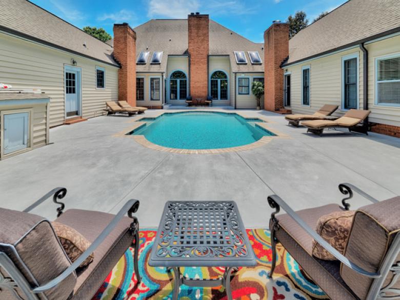 Pleasanton Courtyard Bed and Breakfast Official Tourism