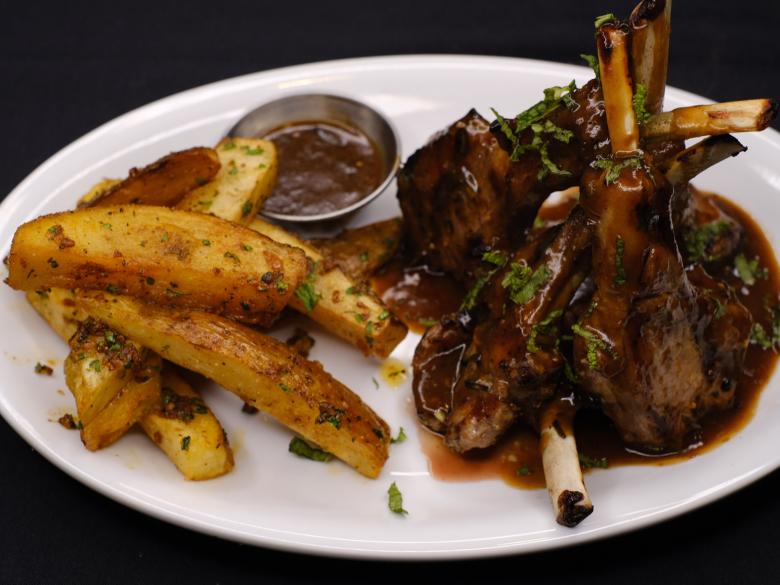 Gaslight Bar and Grill Official Tourism & Travel site