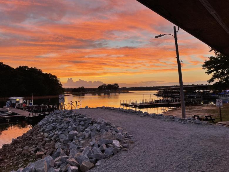 Boathouse Grill Official Tourism & Travel site