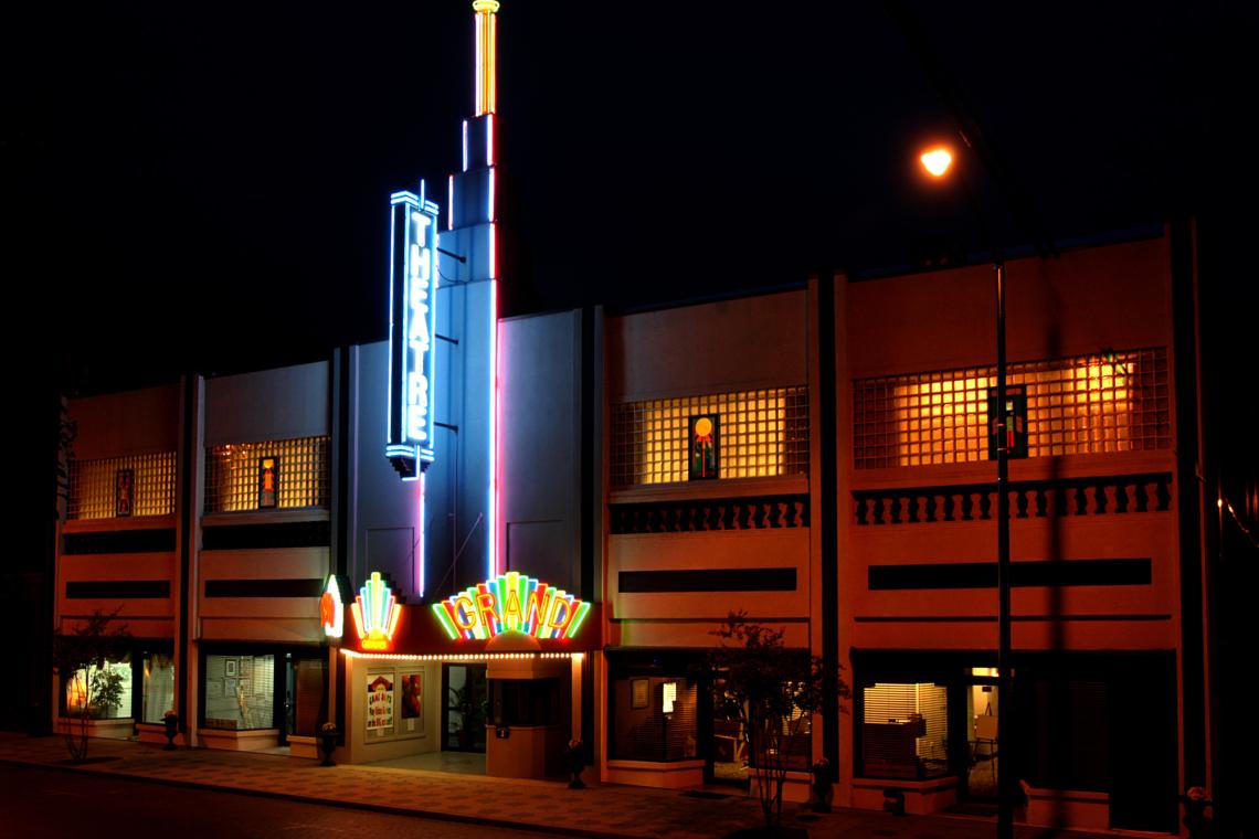 Hot Places to Stay Cool that Don't Break the Bank Official