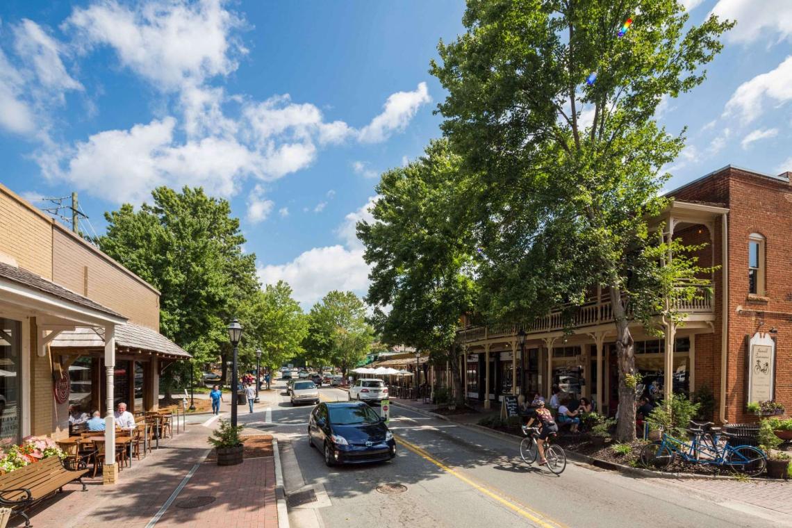 The 2020 Visitor Guide to Roswell, Georgia: Eat, Stay & Play