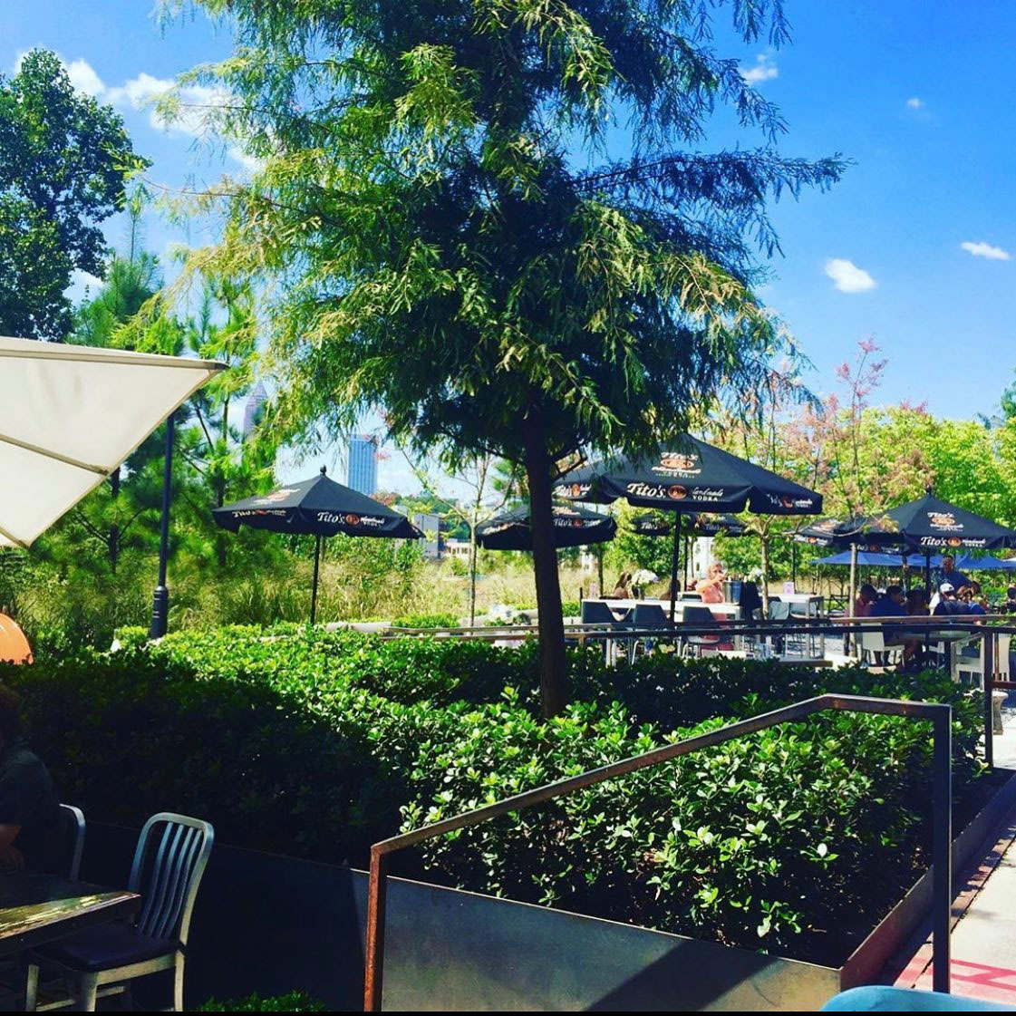 Outdoor dining at TWO Urban Licks in Atlanta, Georgia